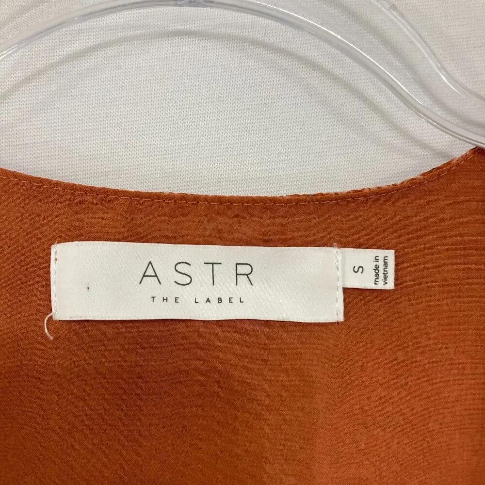 ASTR The‎ Label Small Puff Sleeve Blouse in Ditsy Floral Orange Feminine Elegant